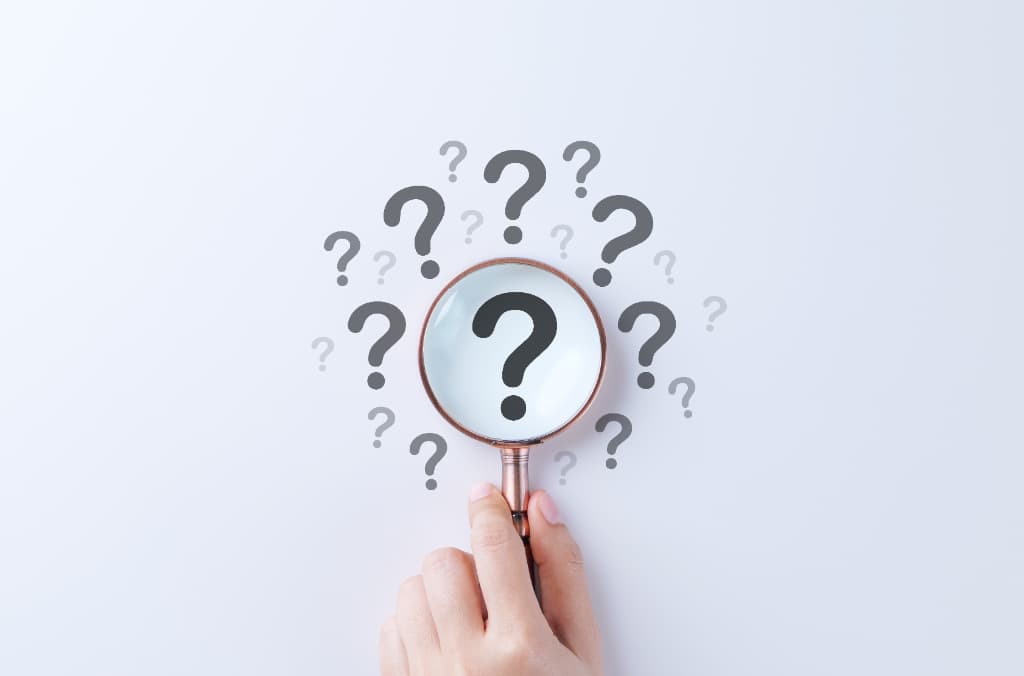 インプラントの痛みと他の歯科治療との比較をするイメージ