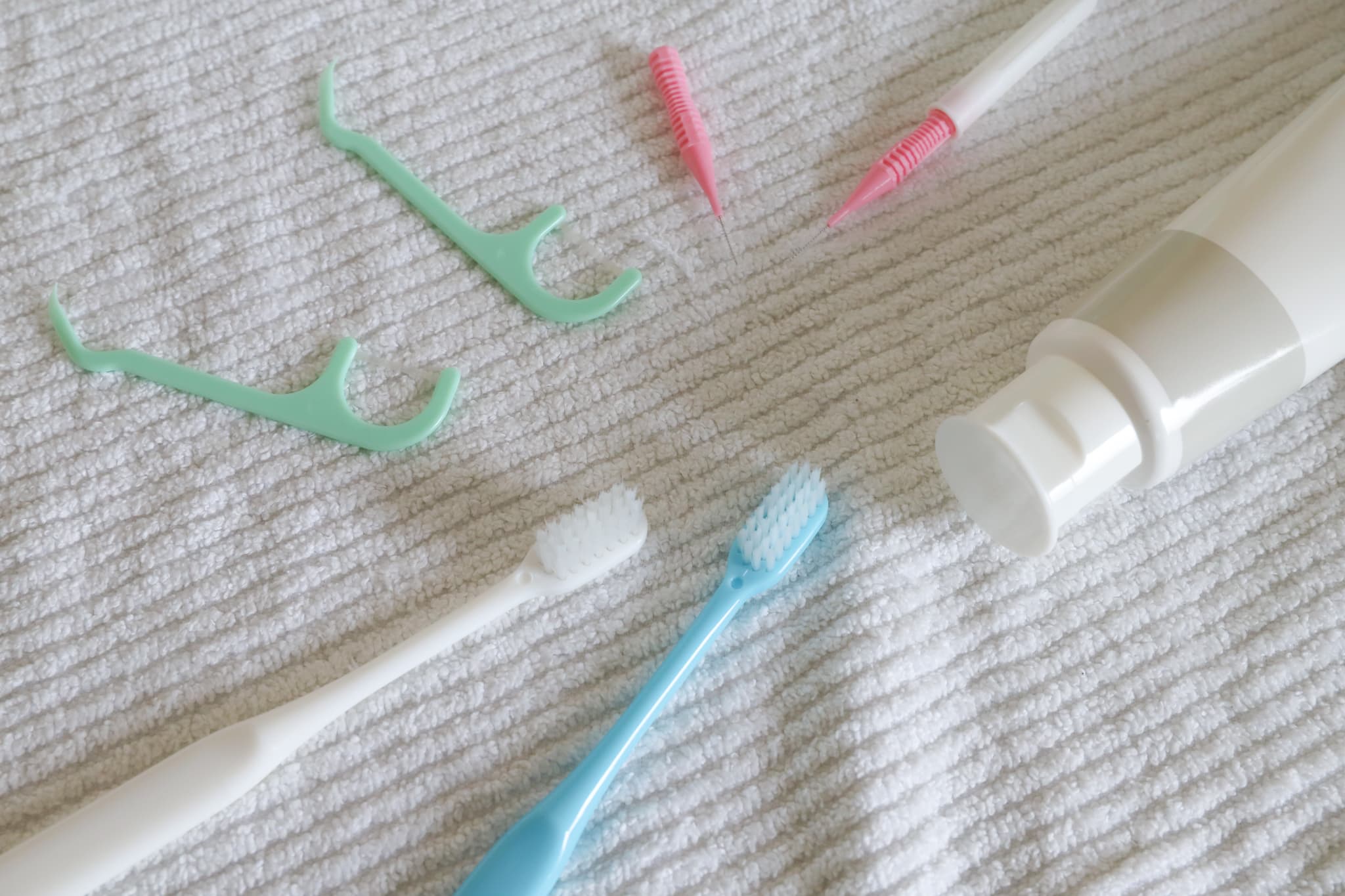 インプラントやブリッジのメンテナンスに欠かせないオーラルケア用品