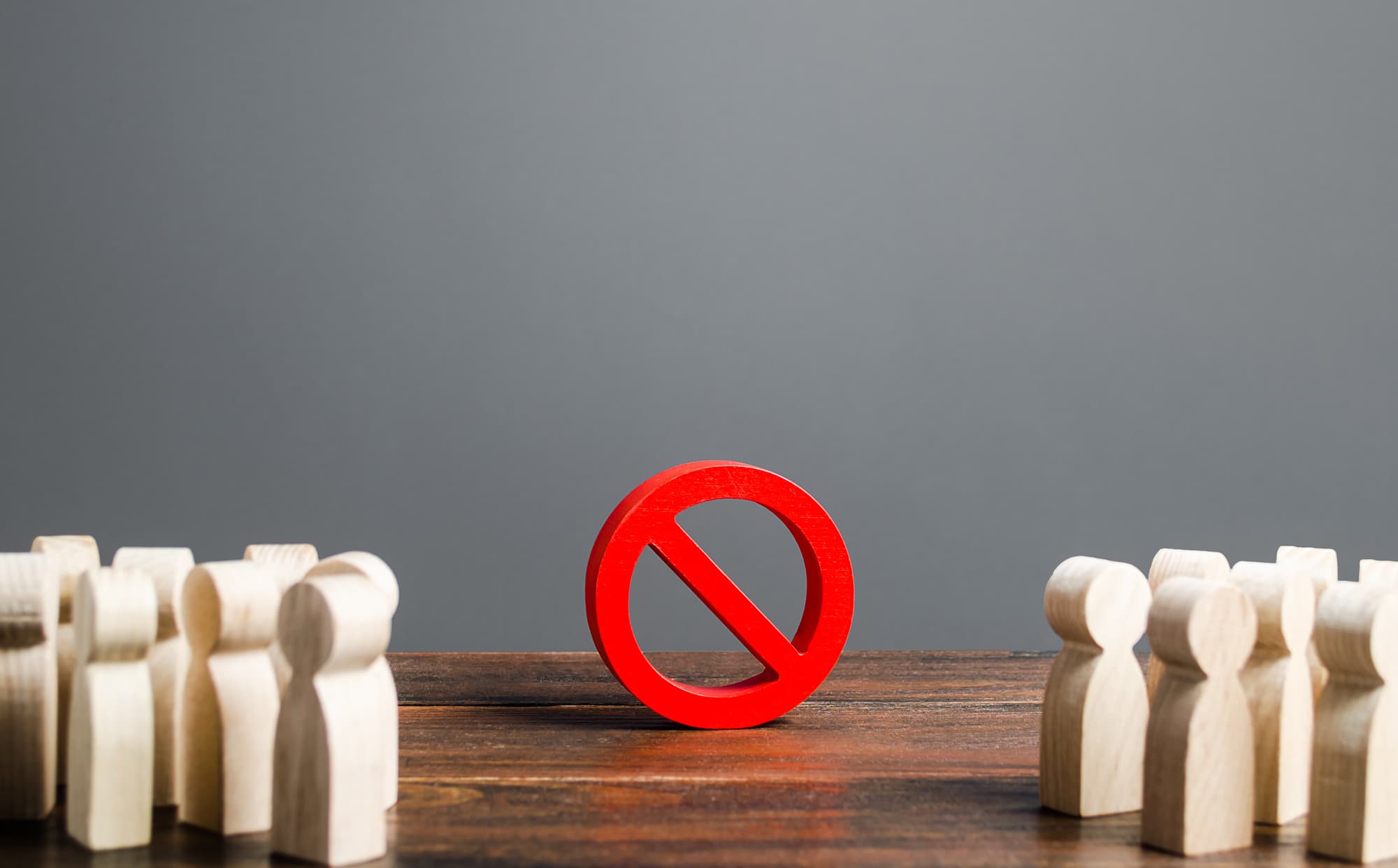 入れ歯からインプラントに変える際によくある誤解のイメージ