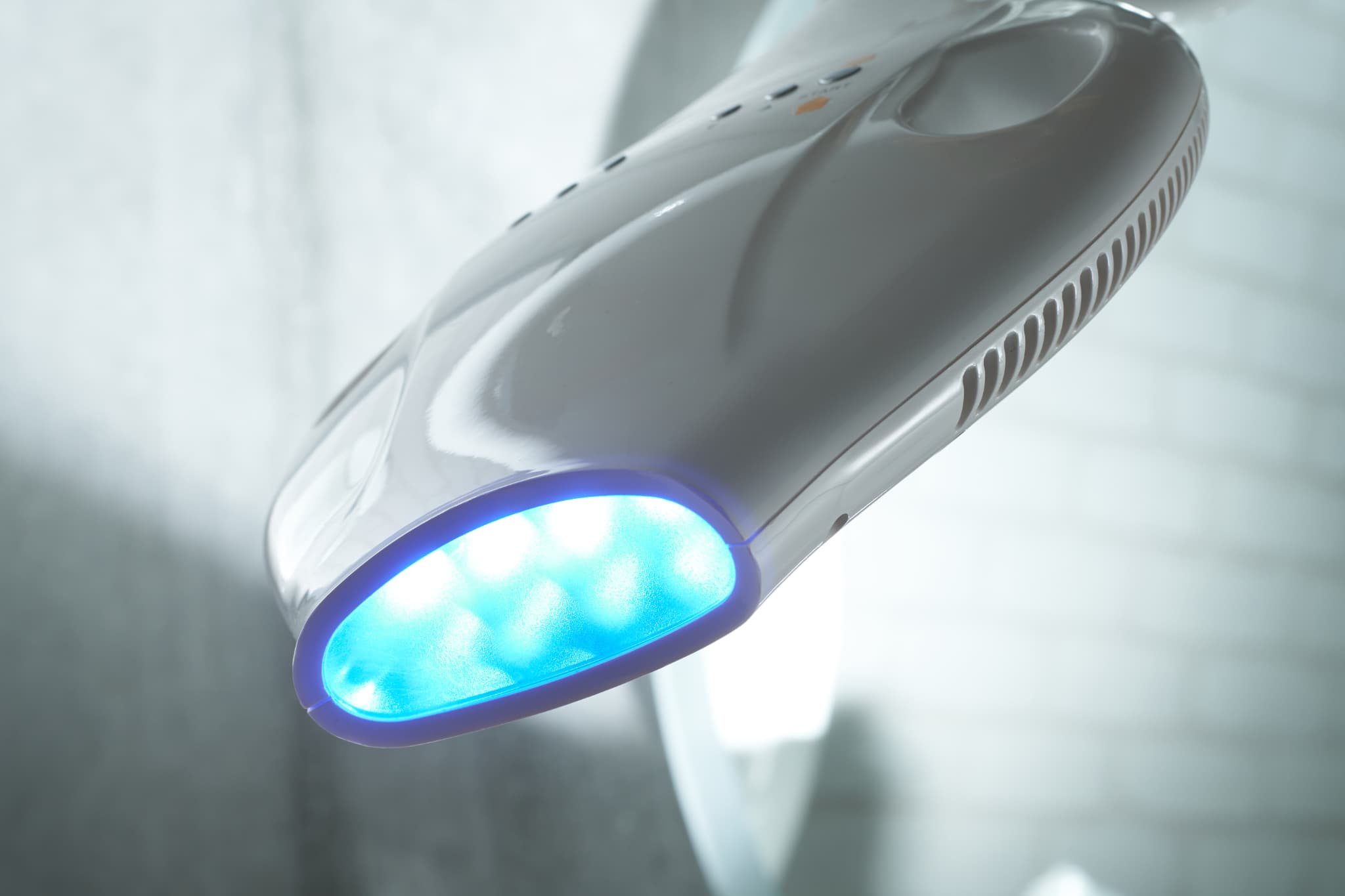 オフィスホワイトニングの光照射器